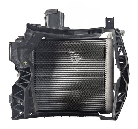 13-20 ROVER SPORT DISCOVERY (L405 L462 L494) LEFT AUXILIARY RADIATOR & BRACKET