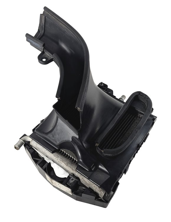 Thumbnail 2: 13-20 ROVER SPORT DISCOVERY (L405 L462 L494) LEFT AUXILIARY RADIATOR & BRACKET