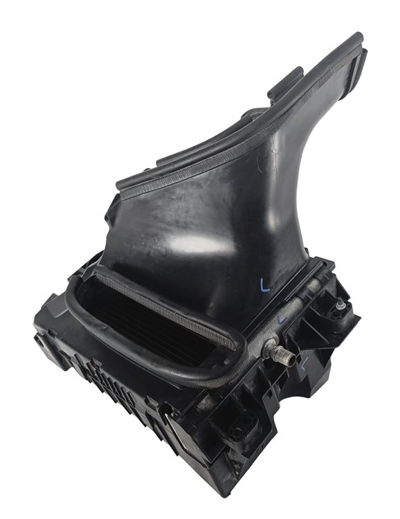 Thumbnail 3: 13-20 ROVER SPORT DISCOVERY (L405 L462 L494) LEFT AUXILIARY RADIATOR & BRACKET