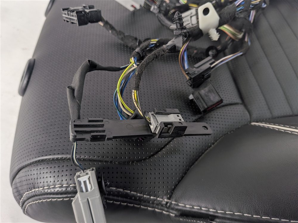 Thumbnail 15: 17 ROVER DISCOVERY L462 FRONT RIGHT PASSENGER SEAT BACK HEAT/COOL (Black)