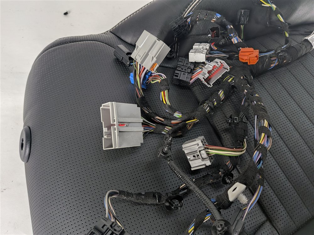 Thumbnail 16: 17 ROVER DISCOVERY L462 FRONT RIGHT PASSENGER SEAT BACK HEAT/COOL (Black)