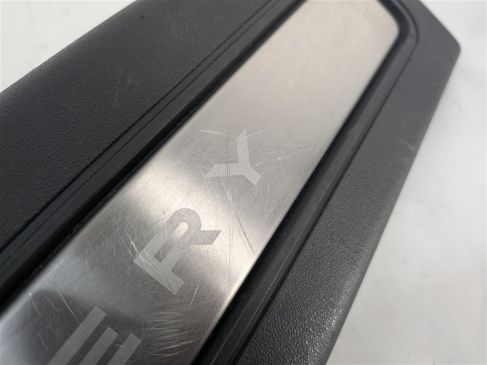 Thumbnail 8: 17 LAND ROVER DISCOVERY L462 FRONT RIGHT PASSENGER ILLUMINATED DOOR SILL PLATE