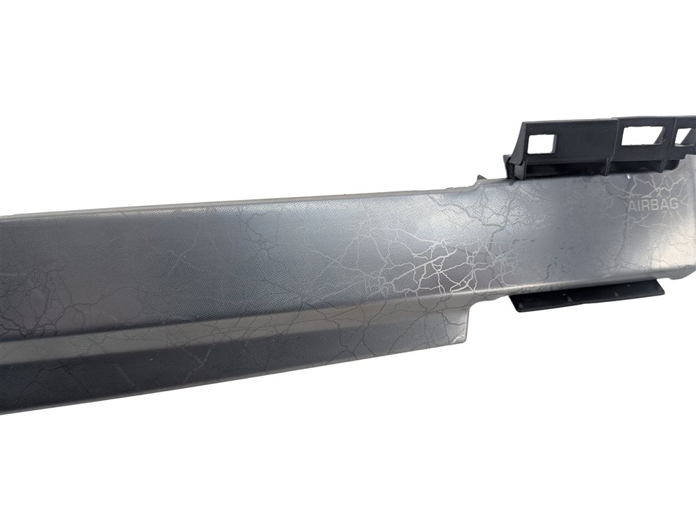 Thumbnail 9: 2017 ROVER DISCOVERY L462 FRONT RIGHT DASH TRIM MOLDING (Brushed Linear)