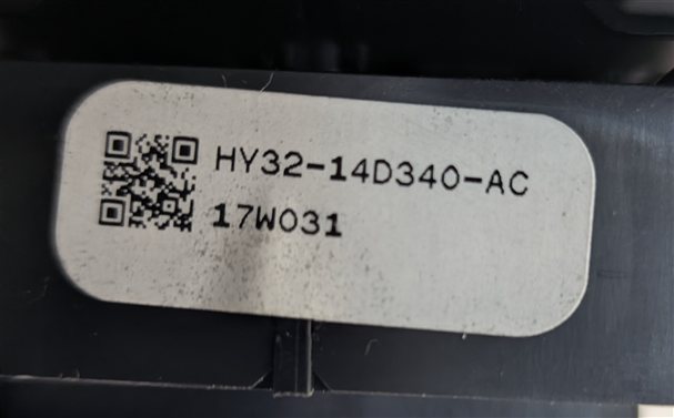 Thumbnail 5: 2017 LAND ROVER DISCOVERY L462 REAR LEFT SEAT POWER FOLD RELEASE SWITCH
