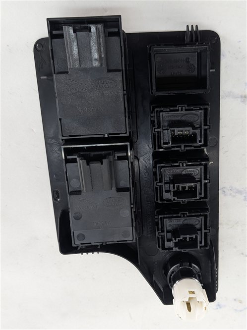 Thumbnail 3: 2017 ROVER DISCOVERY L462 REAR CARGO SEAT SUSPENSION CONTROL SWITCH PANEL