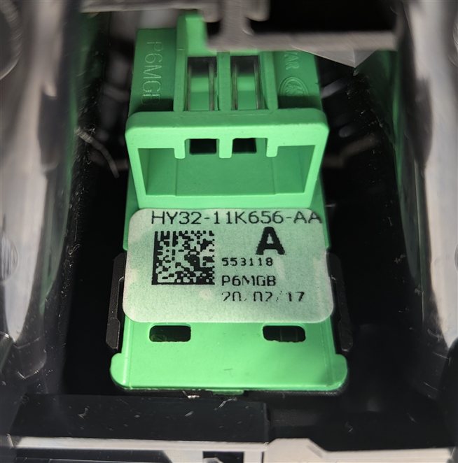Thumbnail 4: 17 ROVER DISCOVERY L462 FRONT CENTER DASH HEAT AIR AC VENT HAZARD SWITCH (Black)