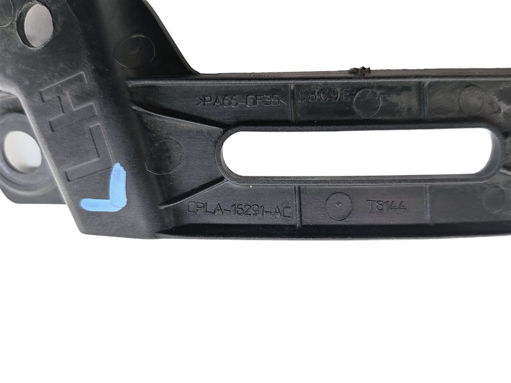 Thumbnail 3: 2017 LAND ROVER DISCOVERY (L462) FRONT LEFT FENDER MOUNT BRACKET