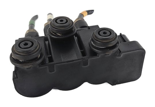 Thumbnail 3: 2017 ROVER DISCOVERY L462 FRONT AIR SUSPENSION VALVE BLOCK SOLENOID MANIFOLD