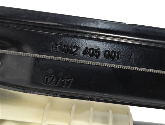 Thumbnail 3: 17-21 ROVER DISCOVERY L462 FRONT RIGHT PASSENGER DOOR WINDOW REGULATOR w/ MOTOR