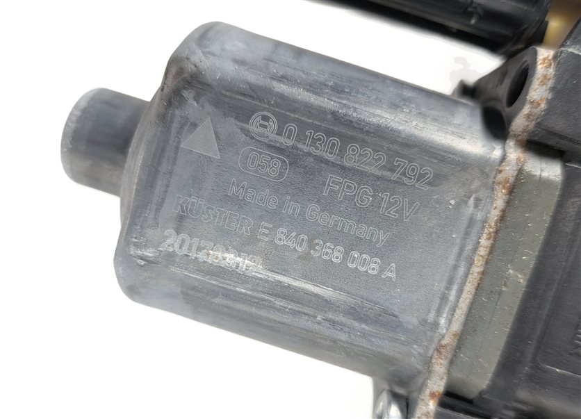 Thumbnail 3: 17-21 ROVER DISCOVERY (L462) FRONT LEFT DRIVER DOOR WINDOW REGULATOR w/ MOTOR