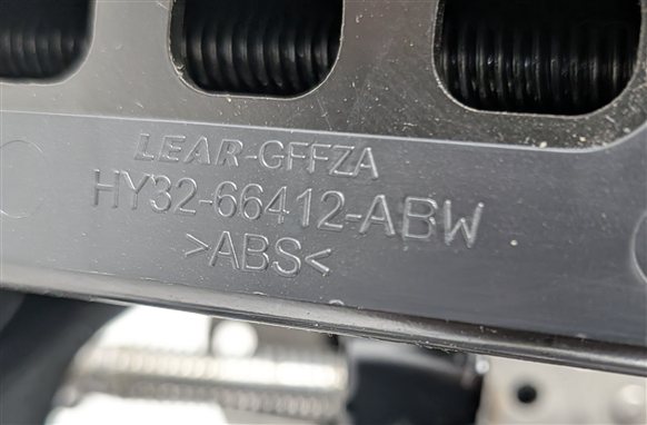 Thumbnail 11: 2017-2020 LAND ROVER DISCOVERY (L462) FRONT RIGHT PASSENGER SEAT TRACK w/MOTORS