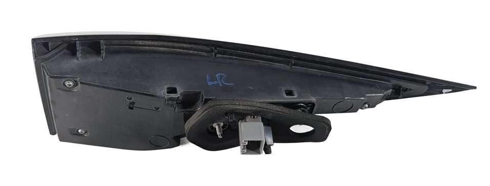 Thumbnail 4: 17-20 LAND ROVER DISCOVERY L462 REAR LEFT DRIVER OUTER QUARTER TAILLIGHT LAMP