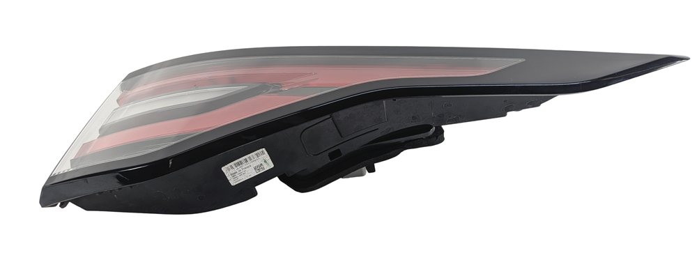 Thumbnail 3: 17-20 LAND ROVER DISCOVERY L462 REAR RIGHT PASSENGER OUTER QUARTER TAILLIGHT