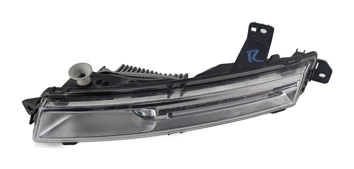 17-24 E/F/I PACE ROVER DISCOVERY L462 FRONT RIGHT PASSENGER LOWER FOGLIGHT LAMP