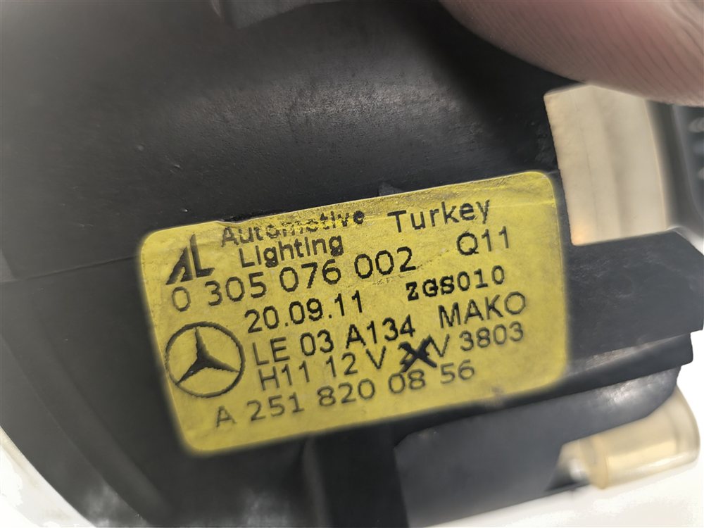 Thumbnail 8: 10-12 MERCEDES GL550 GLK350 (X164 X204) RIGHT FRONT PASSENGER LED FOGLIGHT