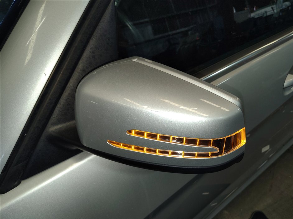 Thumbnail 2: 10-12 MERCEDES GLK350 (X204) LEFT MANUAL FOLD HEATED MEMORY DOOR MIRROR (Silver)