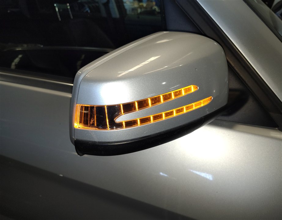 Thumbnail 2: 10-12 MERCEDES GLK350 (X204) RIGHT - HEATED MEMORY AUTODIM DOOR MIRROR (Silver)