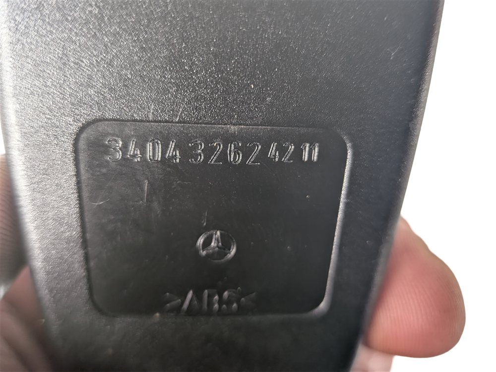 Thumbnail 5: 2012 MERCEDES GLK350 (X204) REAR SEAT SEATBELT BUCKLE RECEIVER SET/3 (Black)