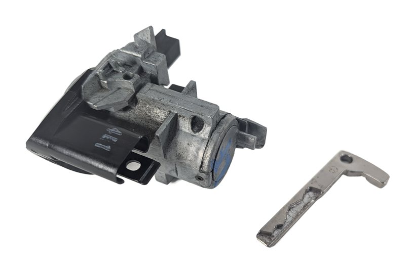 Thumbnail 6: 2012 MERCEDES GLK350 (X204) FRONT LEFT DRIVER DOOR LOCK CYLINDER w/ KEY