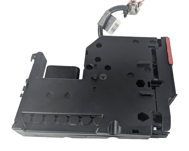 Thumbnail 4: 2012 MERCEDES GLK350 (X204) 3.5L POSITIVE BATTERY JUNCTION FUSE BOX TERMINAL