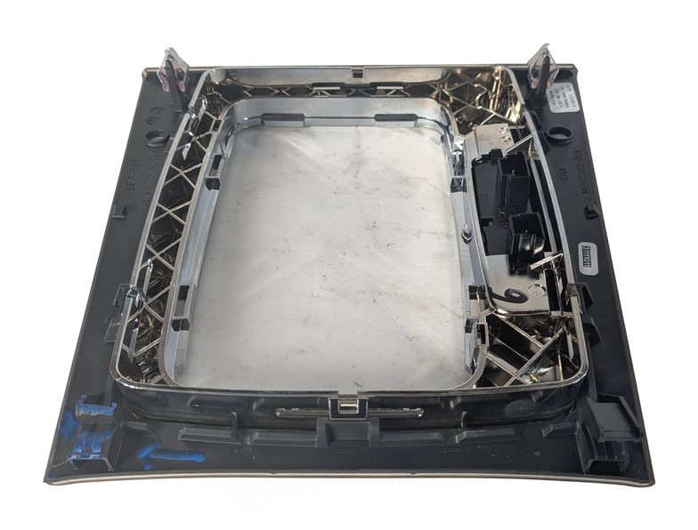 Thumbnail 6: 2012 MERCEDES GLK350 (X204) CENTER CONSOLE AUTOMATIC SHIFT TRIM BEZEL (Walnut)