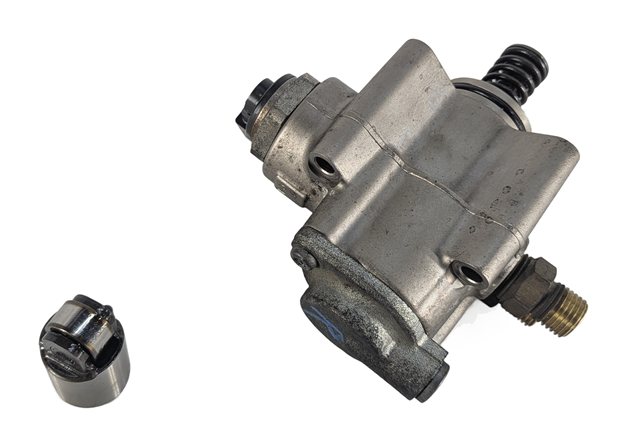 Thumbnail 2: 07-11 AUDI TOUAREG A6 A8 Q7 S4 S5 (B7 C6 D3 4L 8K 8T) RIGHT 4.2L HPFP FUEL PUMP
