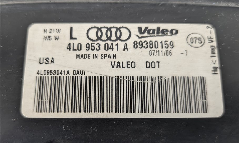 Thumbnail 7: 2007-2009 AUDI Q7 (4L) LEFT FRONT DRIVER BUMPER TURN SIGNAL MARKER LIGHT LAMP