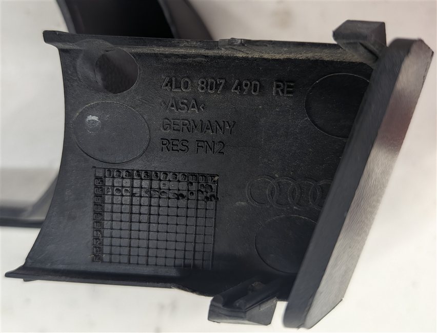 Thumbnail 6: 2007 AUDI Q7 (4L) FRONT RIGHT PASSENGER BUMPER FOG LIGHT TRIM BEZEL