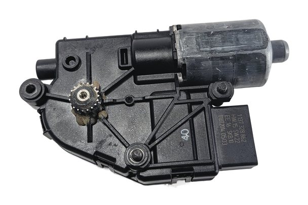 Thumbnail 2: 2007-2014 AUDI Q7 (4L) PANORAMIC SUNROOF MOTOR SUN ROOF MOTOR SUNSHADE MOTOR
