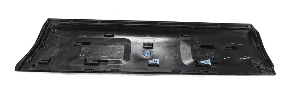 Thumbnail 3: 08-15 AUDI Q7 (4L) REAR RIGHT LOWER DOOR TRIM MOULDING w/ S LINE (Black)