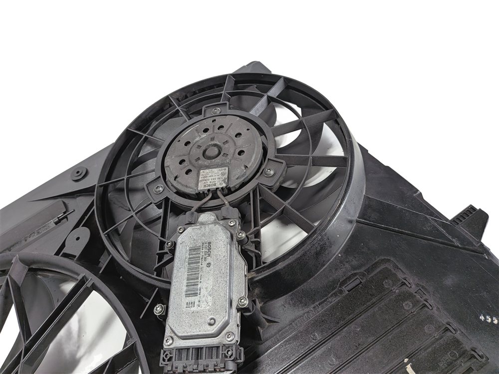 Thumbnail 4: 11-15 AUDI Q7 (4L) 3.0L ENGINE RADIATOR COOLING FAN (FOR MODELS w/ HITCH OPTION)