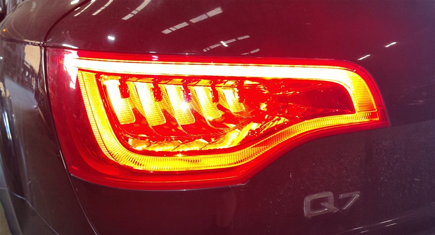 Thumbnail 2: 2010-2015 AUDI Q7 (4L) REAR LEFT DRIVER TAILLIGHT BRAKE LIGHT LAMP (LED)