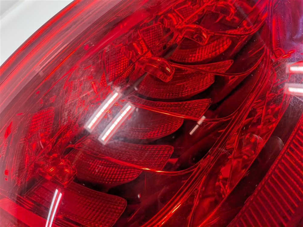 Thumbnail 4: 2010-2015 AUDI Q7 (4L) REAR LEFT DRIVER TAILLIGHT BRAKE LIGHT LAMP (LED)