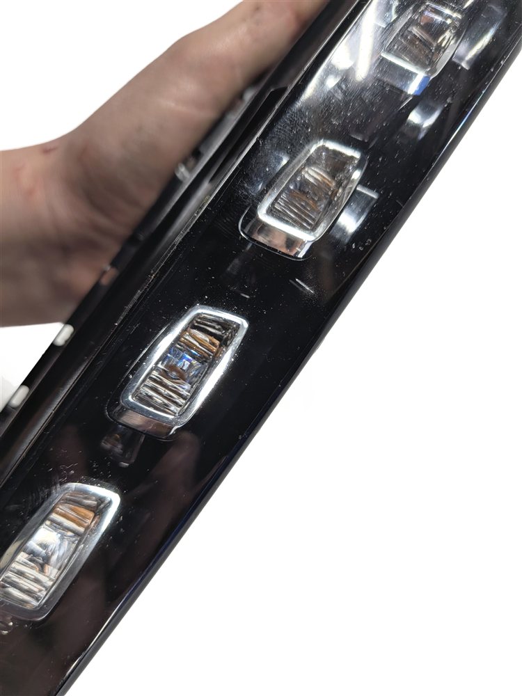 Thumbnail 6: 10-15 AUDI Q7 (4L) FRONT RIGHT PASSENGER LED DRL TURN SIGNAL MARKER LIGHT LAMP