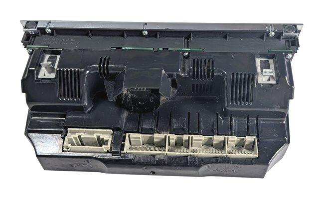 Thumbnail 4: 2013-2015 AUDI Q7 (4L) FRONT HEATER A/C TEMPERATURE CLIMATE CONTROL PANEL