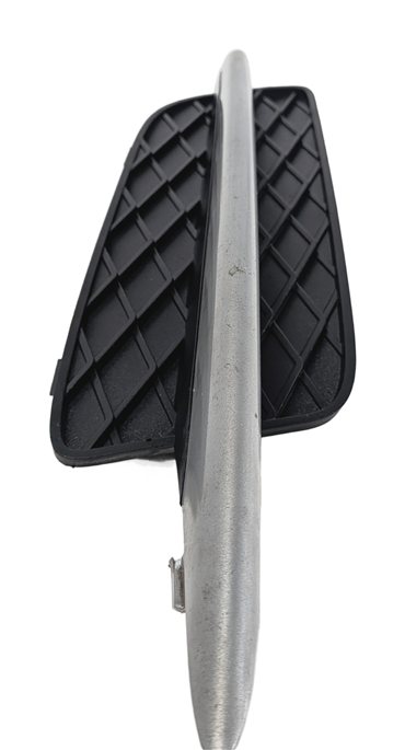 Thumbnail 3: 2007-2010 BMW X5 (E70) RIGHT FRONT PASSENGER LOWER BUMPER VENT TRIM GRILLE END