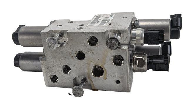 Thumbnail 6: 2009 BMW X5 (E70) DYNAMIC DRIVE ACTIVE SUSPENSION HYDRAULIC VALVE BLOCK