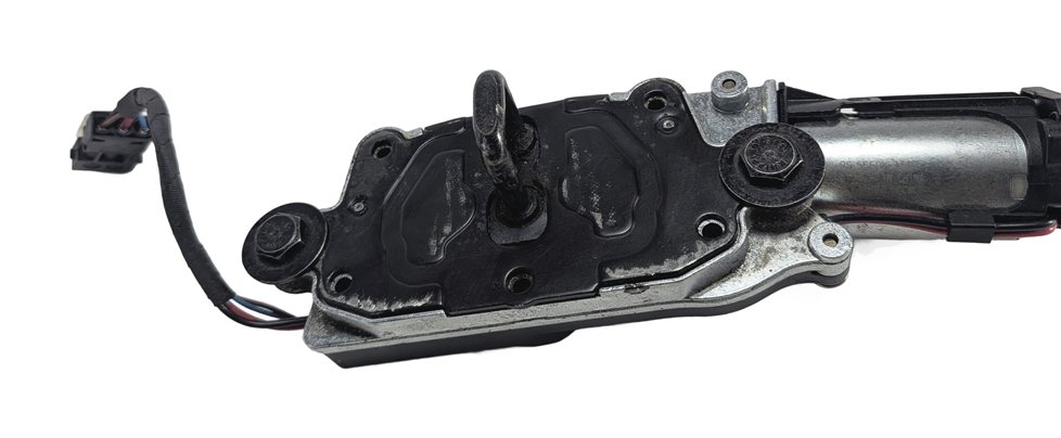Thumbnail 4: 2009 BMW X5 (E70) REAR TRUNK CARGO TAILGATE HATCH LID LATCH STRIKER PLATE MOTOR