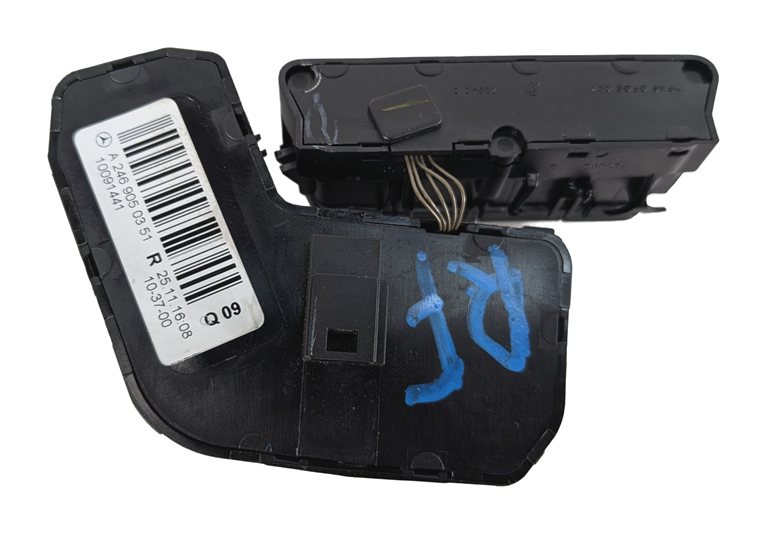 Thumbnail 4: 2017 MERCEDES GLA250 (X156) FRONT RIGHT PASSENGER POWER SEAT MEMORY SWITCH