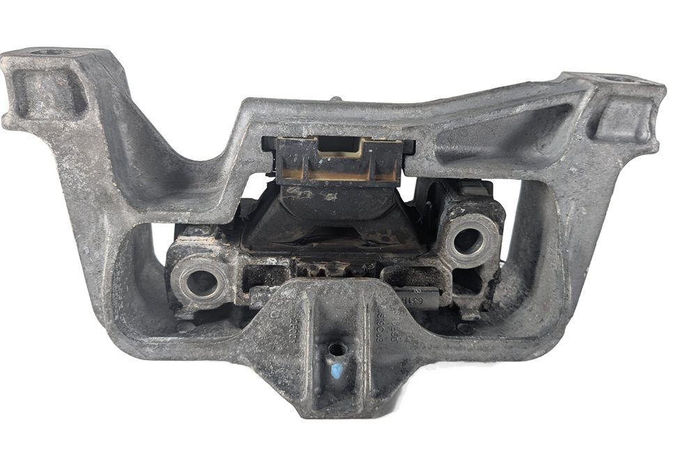 Thumbnail 2: 2017 MERCEDES GLA250 (X156) 2.0L (270.920) ENGINE RIGHT MOTOR MOUNT BRACKET