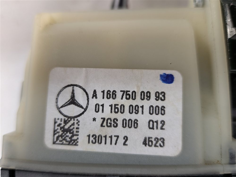 Thumbnail 7: 17-20 MERCEDES CLA G GLA GLS SLC (C117 X156 X166) REAR TRUNK HANDLE w/ CAMERA