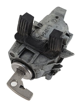 2017 MERCEDES GLA250 (X156) FRONT LEFT DRIVER DOOR LOCK CYLINDER w/ KEY