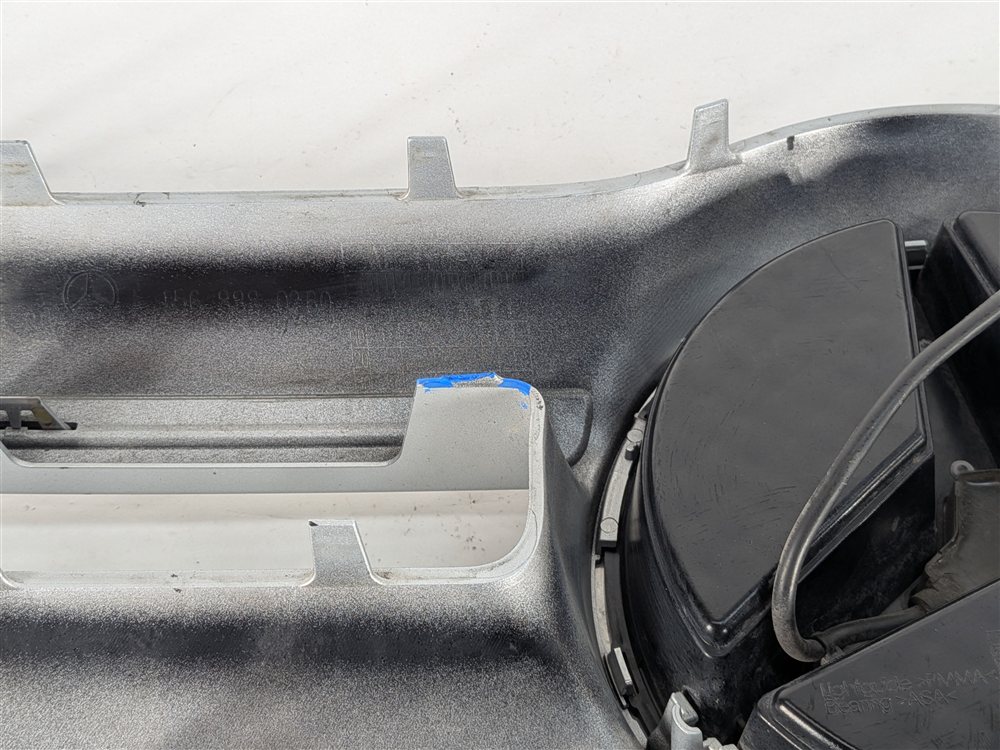 Thumbnail 14: 2015-2017 MERCEDES BENZ GLA250 (X156) FRONT UPPER CENTER HOOD VENT GRILLE TRIM