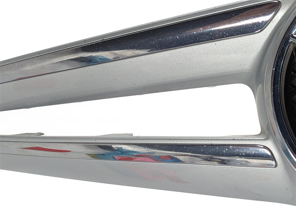 Thumbnail 16: 2015-2017 MERCEDES BENZ GLA250 (X156) FRONT UPPER CENTER HOOD VENT GRILLE TRIM