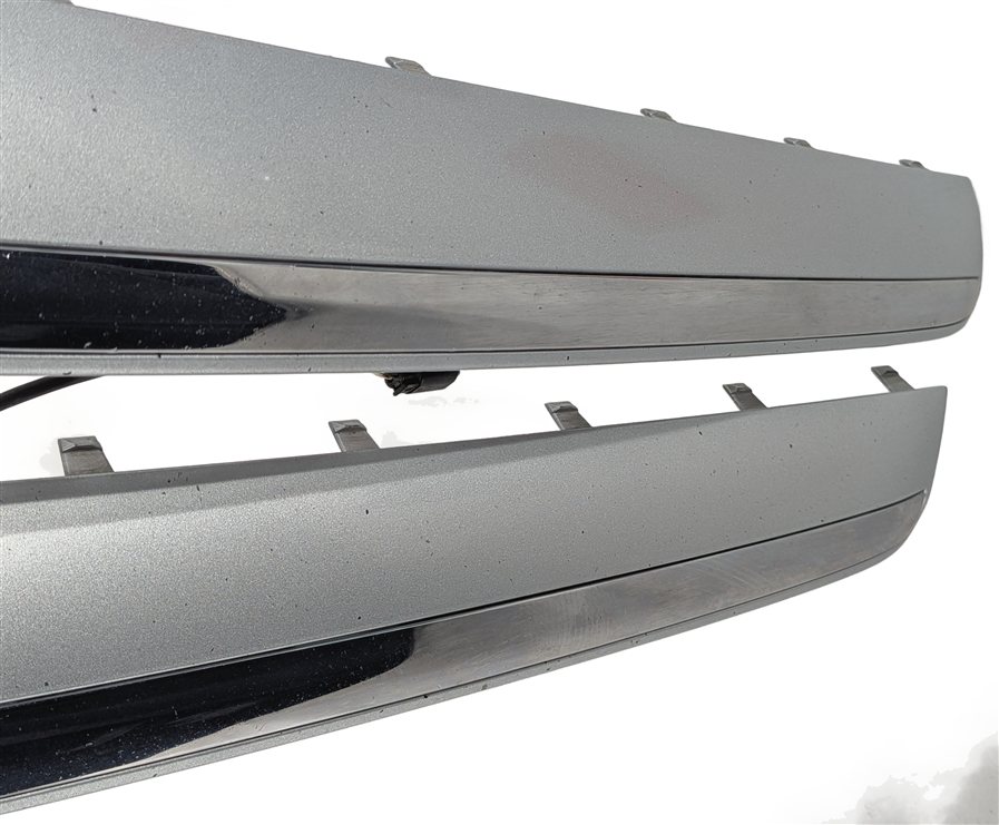 Thumbnail 17: 2015-2017 MERCEDES BENZ GLA250 (X156) FRONT UPPER CENTER HOOD VENT GRILLE TRIM
