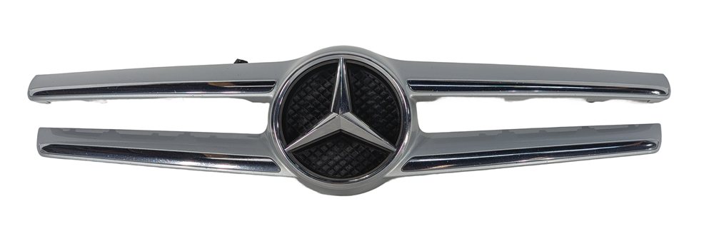 Thumbnail 3: 2015-2017 MERCEDES BENZ GLA250 (X156) FRONT UPPER CENTER HOOD VENT GRILLE TRIM