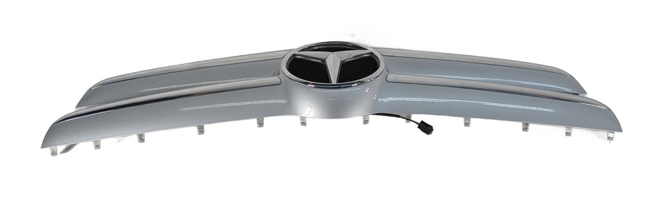 Thumbnail 7: 2015-2017 MERCEDES BENZ GLA250 (X156) FRONT UPPER CENTER HOOD VENT GRILLE TRIM