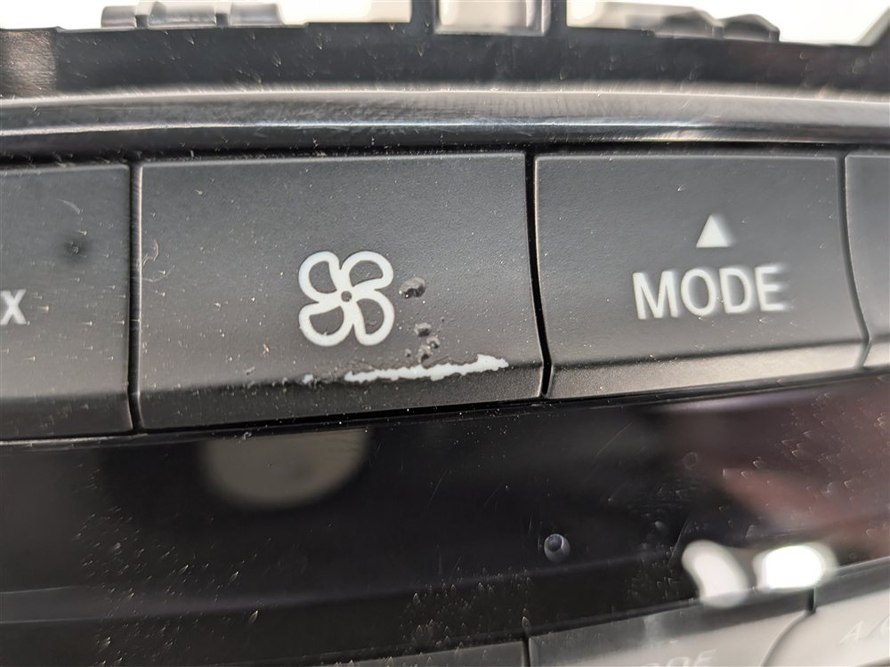 Thumbnail 11: 14-20 MERCEDES CLA GLA (C117 X156) A/C HEATER TEMPERATURE CLIMATE CONTROL PANEL