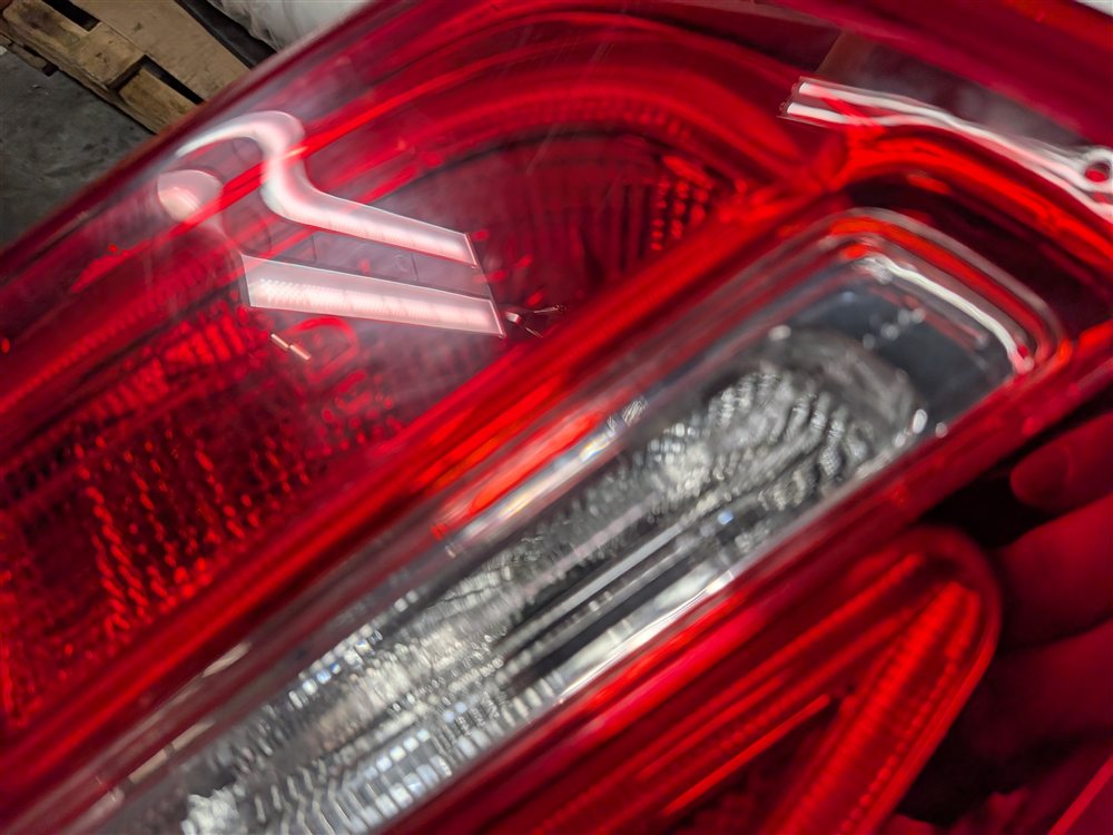 Thumbnail 11: 15-17 MERCEDES GLA250 GLA45 X156 REAR RIGHT LIFTGATE INNER LED TAIL LIGHT LAMP