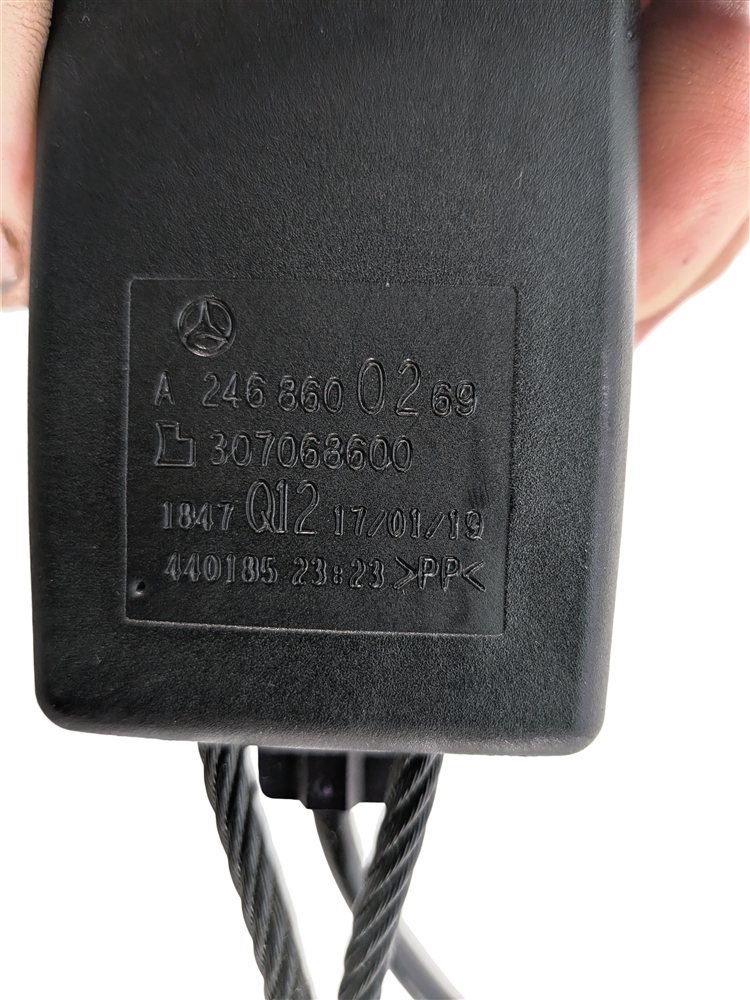 Thumbnail 5: 14-20 MERCEDES B CLA GLA C117 W242 X156 FRONT LEFT DRIVER SEATBELT RECEIVER